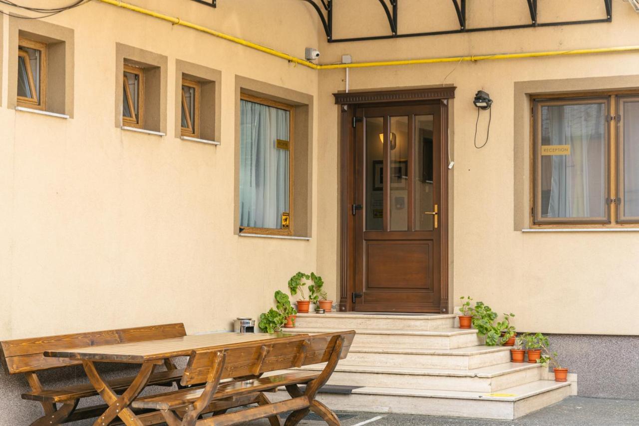 Pensiunea Pictorilor Baia Mare Exterior foto